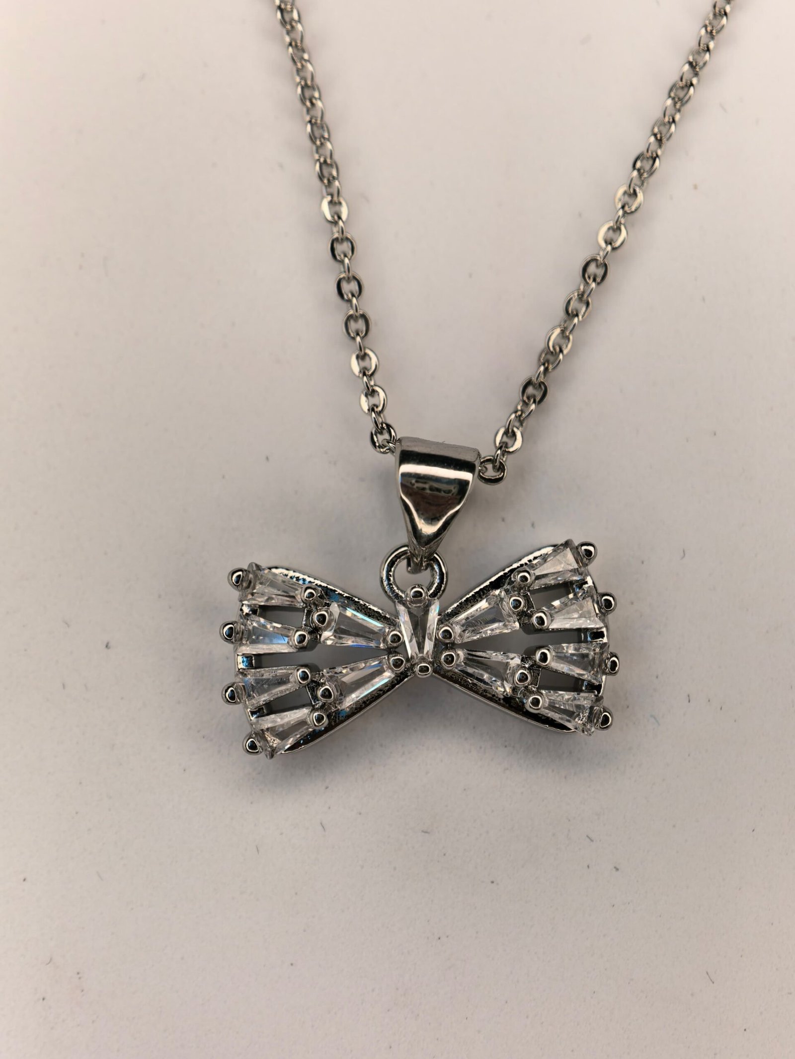 2 Pieces silver stone necklace for women-মহিলাদের জন্য ২-পিস সিলভার স্টোন নেকলেস সেট, পার্টি, বিয়ে ও উৎসবের জন্য - Image 4