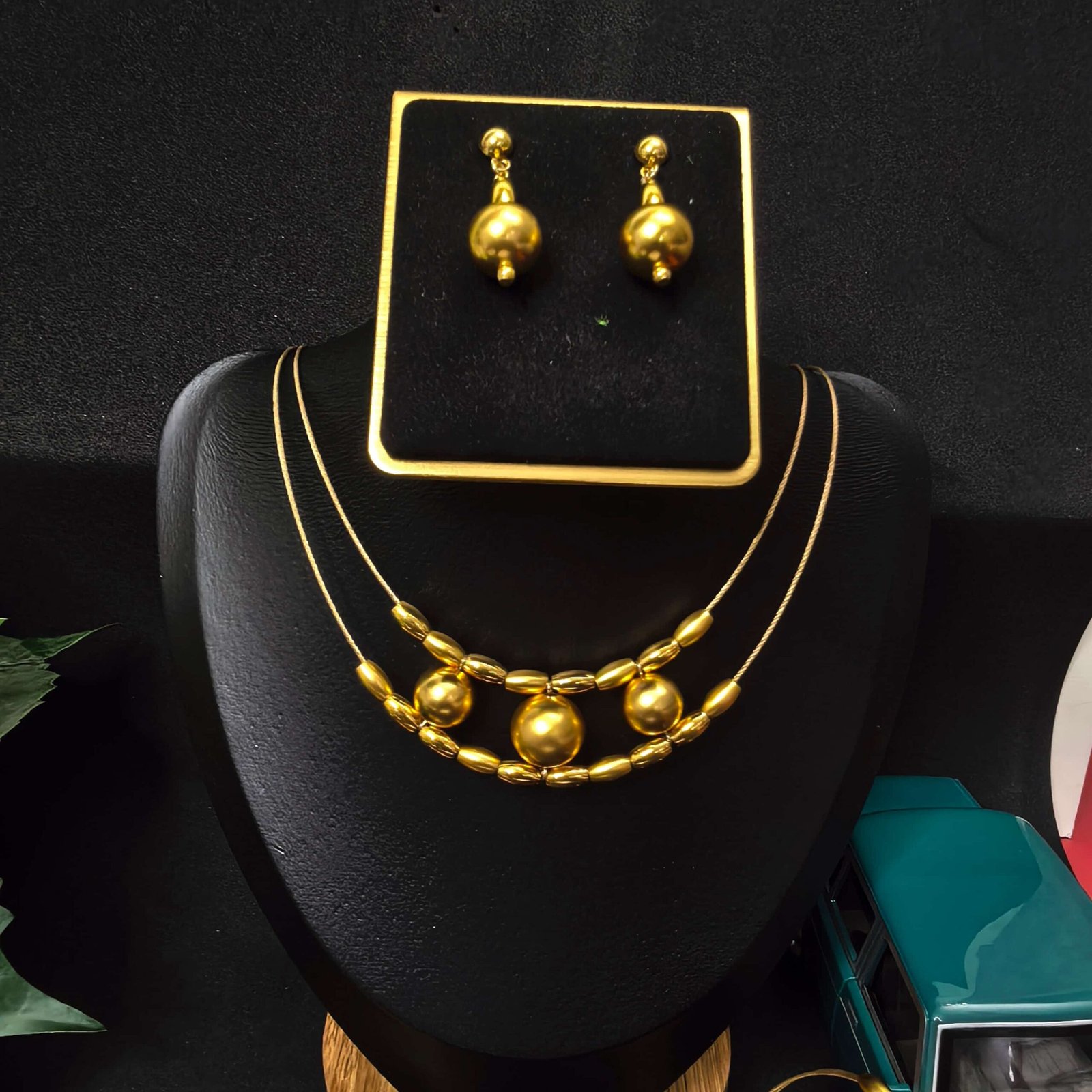 3 Piece gold plated necklace for women-মহিলাদের জন্য ৩-পিস গোল্ড-প্লেটেড নেকলেস সেট, পার্টি, বিয়ে ও উৎসবের জন্য