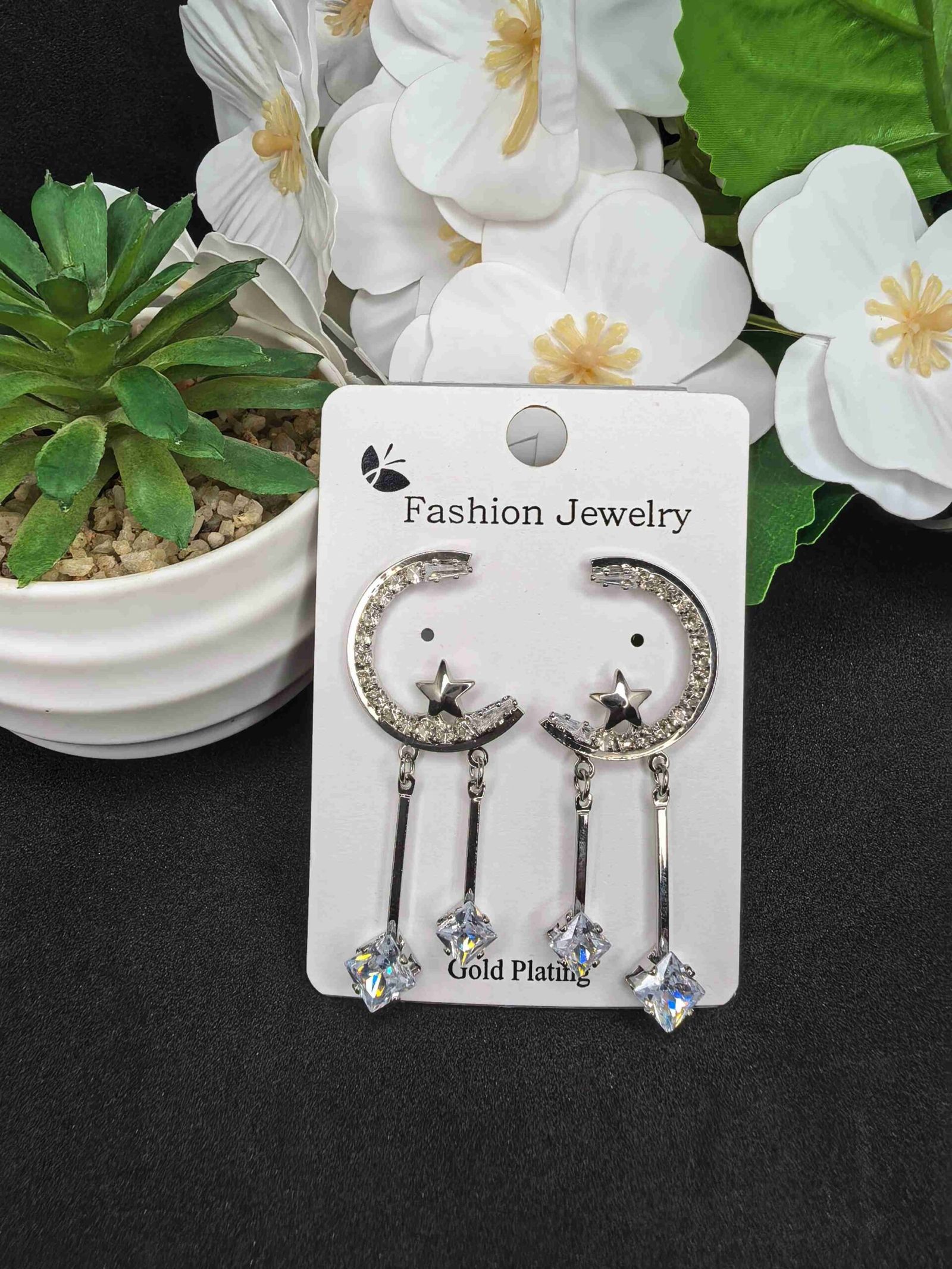Diamond-Cut Stone with Moon and Star Earings for Women | মহিলাদের চাঁদ ও তারকা ডিজাইনের ক্রিস্টাল ড্যাংলার ইয়াররিংস পার্টি ব্যবহারের জন্য - Image 4