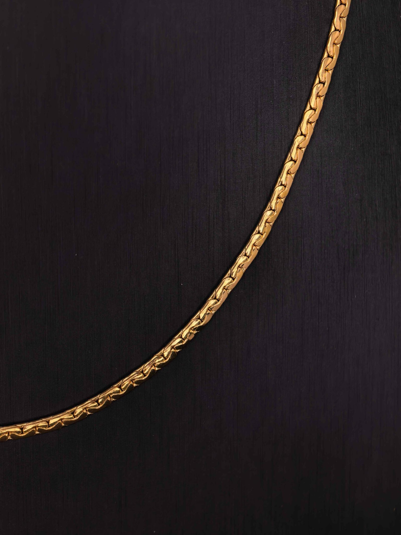 Gold-plated necklace chain for women-মহিলাদের গোল্ড-প্লেটেড নেকলেস চেইন, পার্টি ও বিয়েতে স্টাইলের জন্য - Image 4