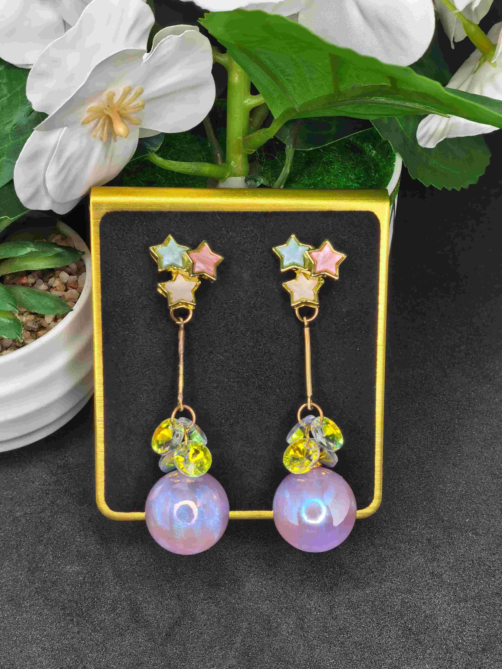 Gold Tone Earings with Acrylic Star Pearl Like Beads for Women | মহিলাদের রঙিন স্টার ও পার্ল বীড গোল্ডেন কানের দুল পার্টি ও ডেইলি ব্যবহারের জন্য - Image 4