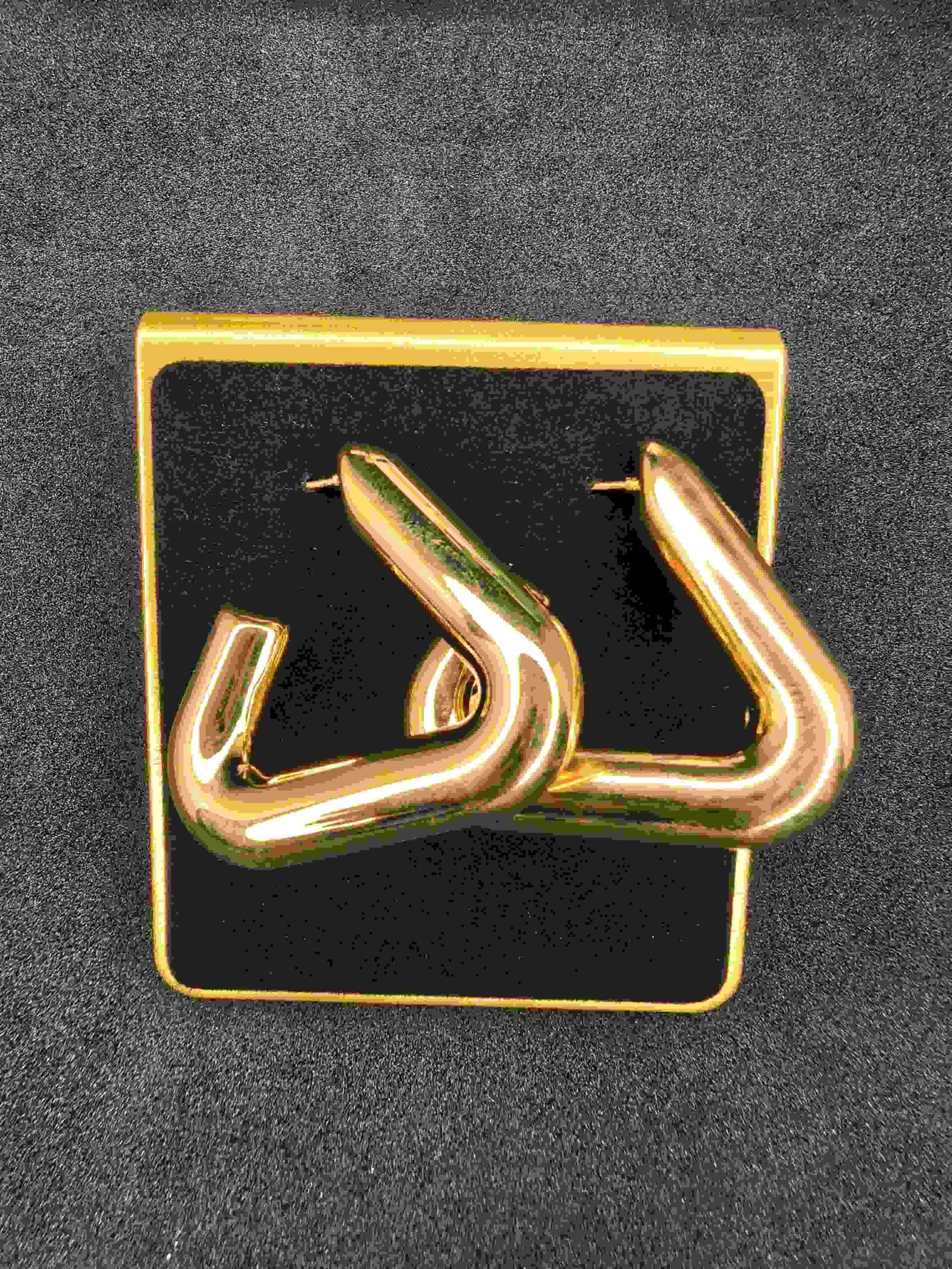 Gold toned traingle hoop earings-গোল্ড-টোন ট্রায়াঙ্গেল হুপ ইয়াররিংস, পার্টি ও বিয়েতে স্টাইল বাড়ানোর জন্য