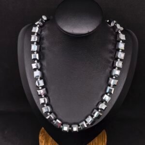 Handcraft cube crystal bead mala for women-মহিলাদের পার্টি, বিয়ে ও উৎসবে স্টাইল ও elegance বাড়ানোর হ্যান্ডক্রাফ্ট কিউব ক্রিস্টাল বীড মালা