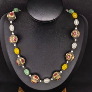 Multi colour glass and metal accent beaded mala for women-মহিলাদের পার্টি ও উৎসবে স্টাইল বাড়ানোর মাল্টিকালার গ্লাস-মেটাল বীড নেকলেস