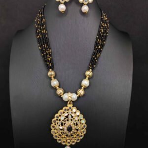 Kundon black maala set with earings for women-মহিলাদের পার্টি ও উৎসবে স্টাইল বাড়ানোর কুন্দন ব্ল্যাক মালা সেট ইয়াররিং সহ