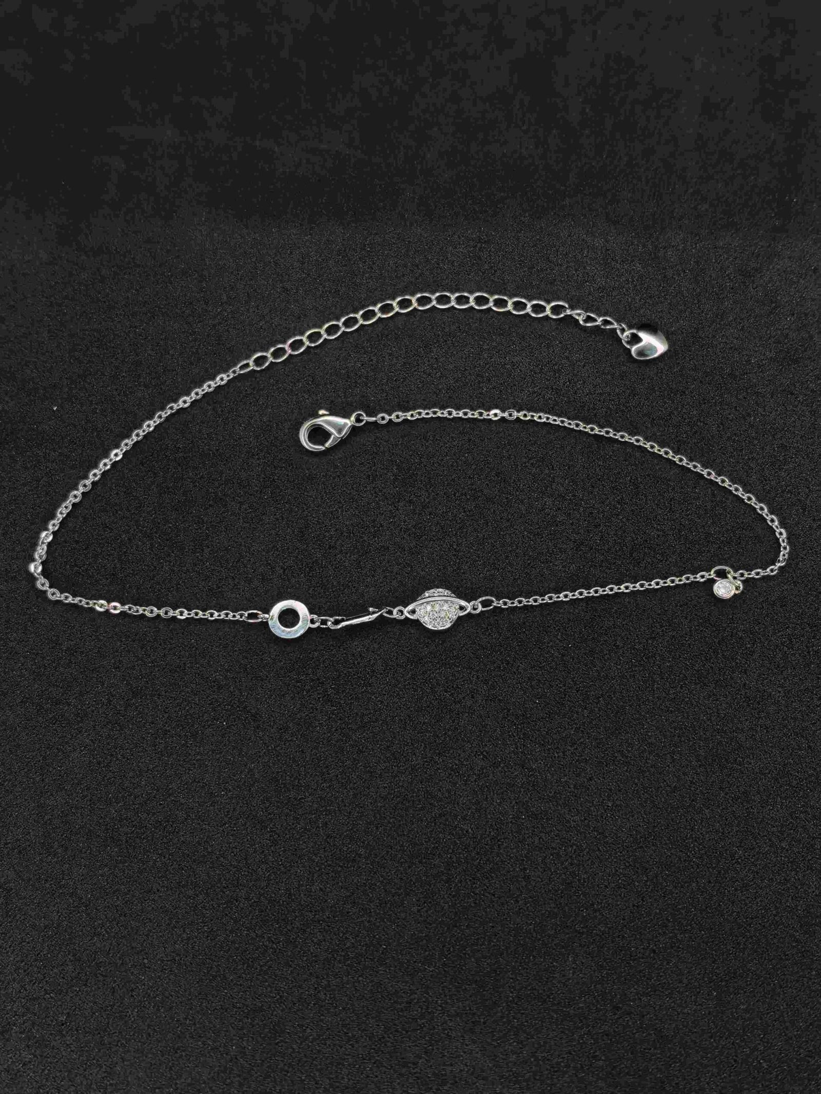 Silver Plated Diamond Cut Stone Fashion Anklet for Women | মহিলাদের মিনিমাল ড্রপ চার্ম সিলভার পায়েল ডেইলি ও পার্টি ব্যবহারের জন্য - Image 2