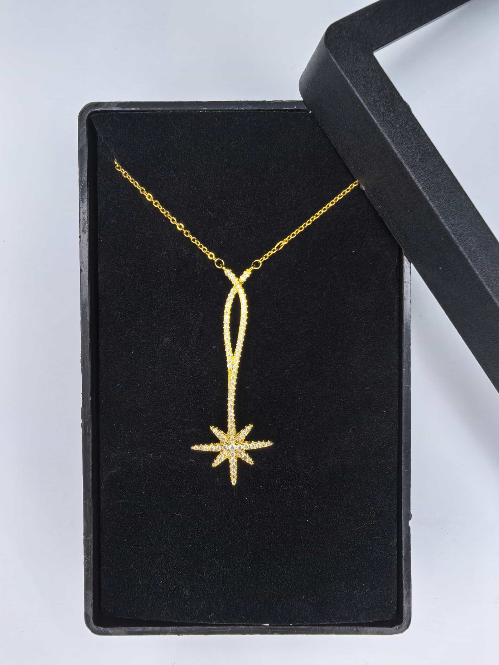 One pieces gold plated necklace for women-মহিলাদের জন্য এক-পিস গোল্ড-প্লেটেড নেকলেস, পার্টি, বিয়ে ও উৎসবের জন্য