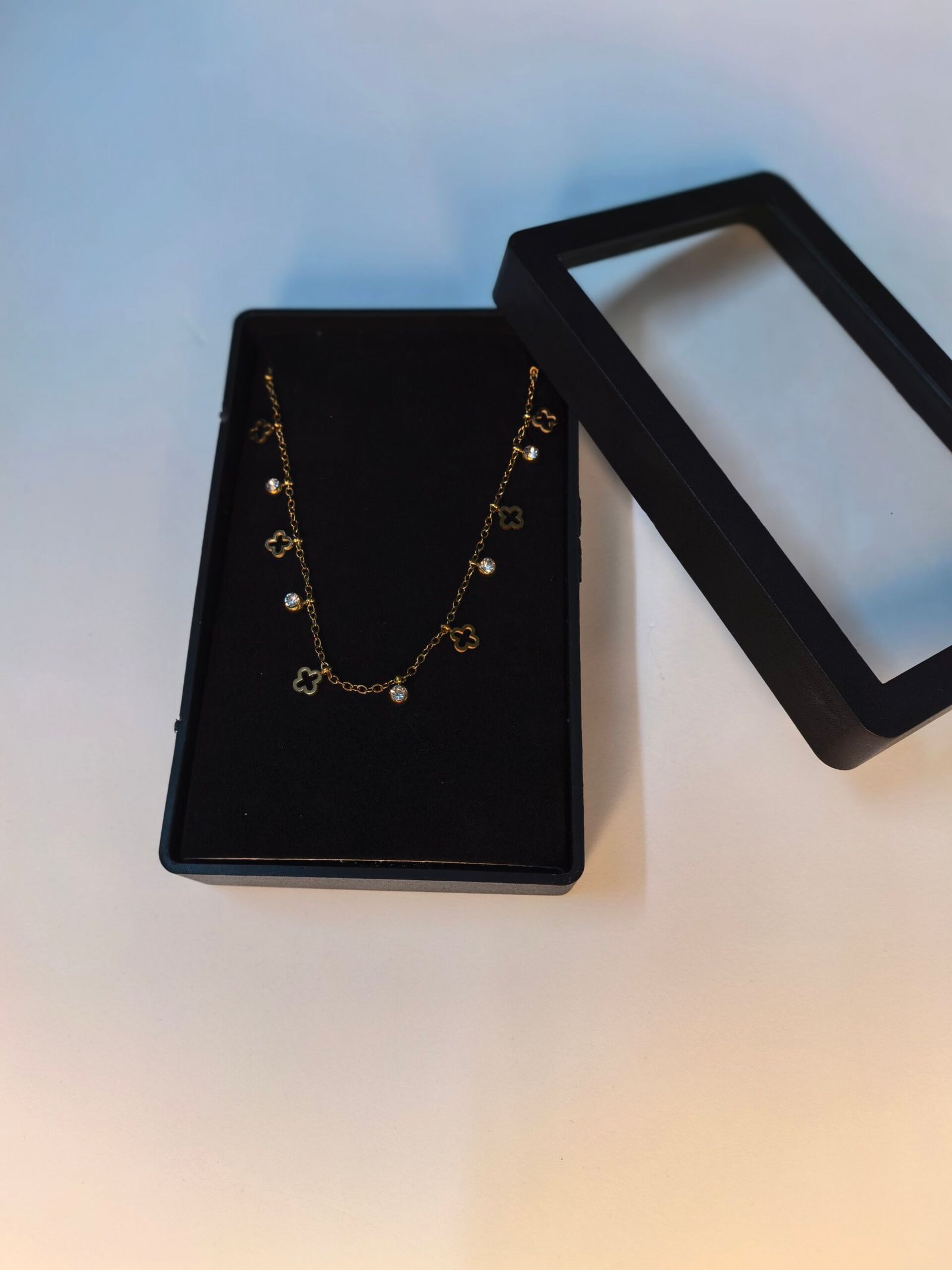 One piece gold plated necklace with small stone for women-মহিলাদের জন্য এক-পিস গোল্ড-প্লেটেড নেকলেস, ছোট স্টোনসহ পার্টি ও উৎসবের জন্য - Image 6