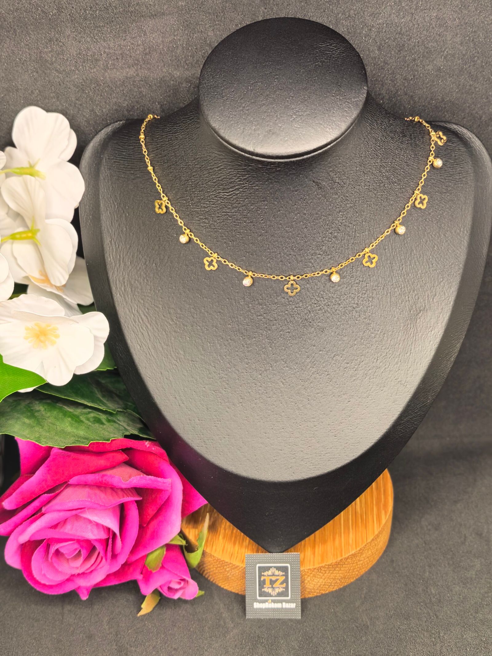One piece gold plated necklace with small stone for women-মহিলাদের জন্য এক-পিস গোল্ড-প্লেটেড নেকলেস, ছোট স্টোনসহ পার্টি ও উৎসবের জন্য - Image 4