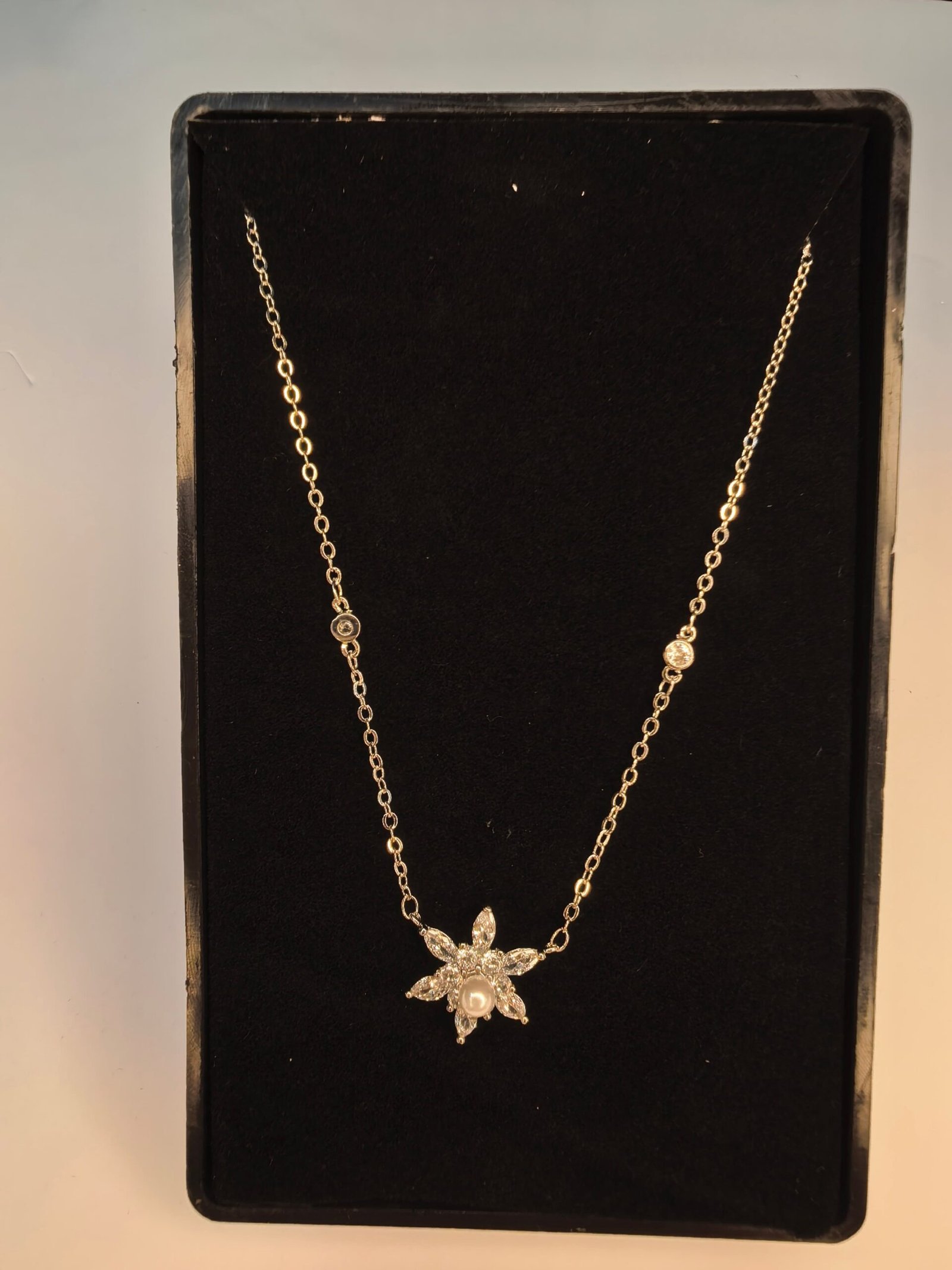 One pieces sliver stone necklace for women-মহিলাদের জন্য এক-পিস সিলভার স্টোন নেকলেস, পার্টি, বিয়ে, উৎসব এর জন্য - Image 3