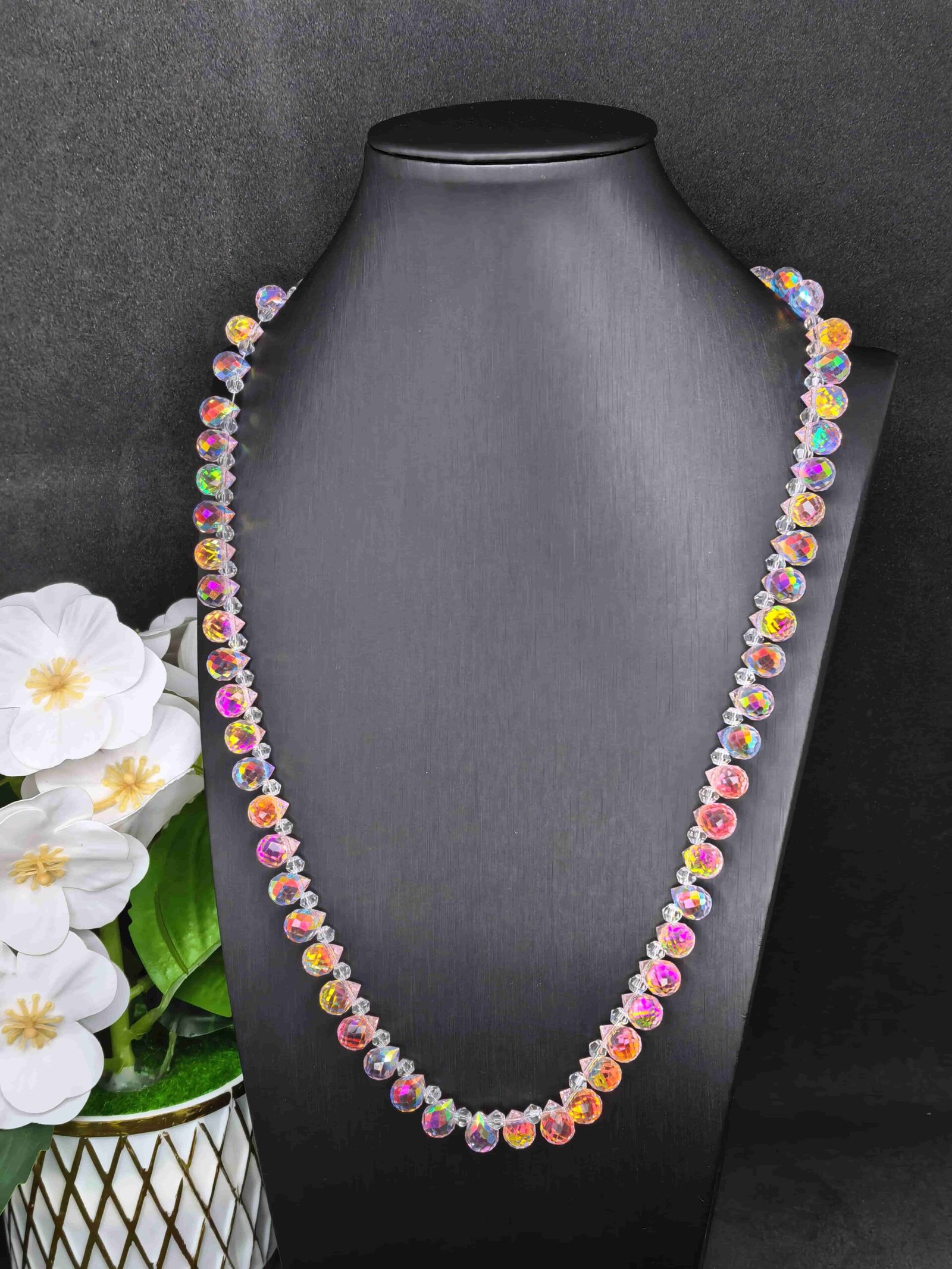Pink crystal beaded mala necklace সাজানোর জন্য, স্টাইল ও চকচকে লুক বাড়ানোর জন্য