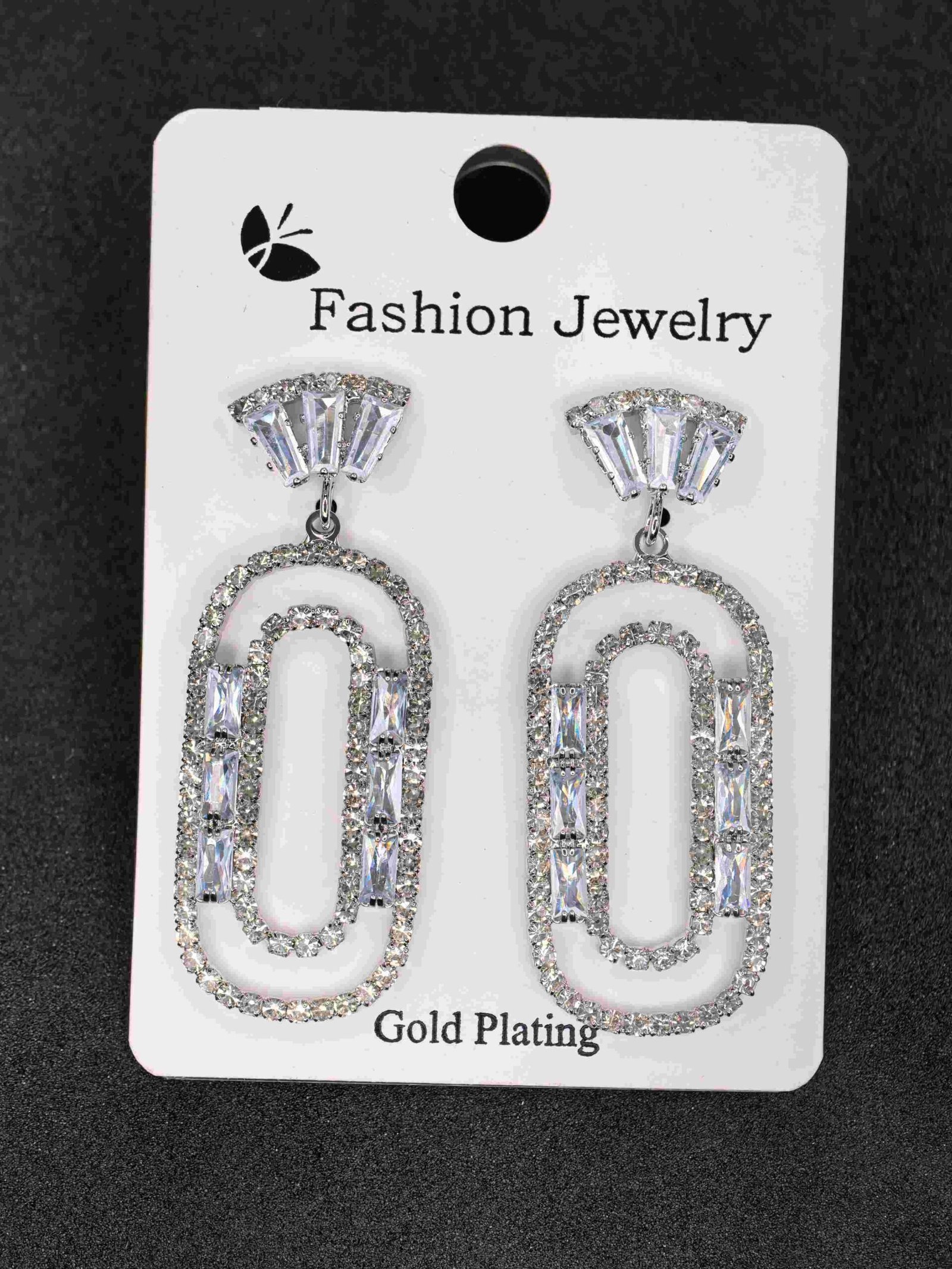 Silver plated fashion earings with claer stone-পার্টি, বিয়ে ও উৎসবে স্টাইল বাড়ানোর মহিলাদের সিলভার-প্লেটেড ফ্যাশন ইয়াররিংস ক্লিয়ার স্টোনসহ - Image 3