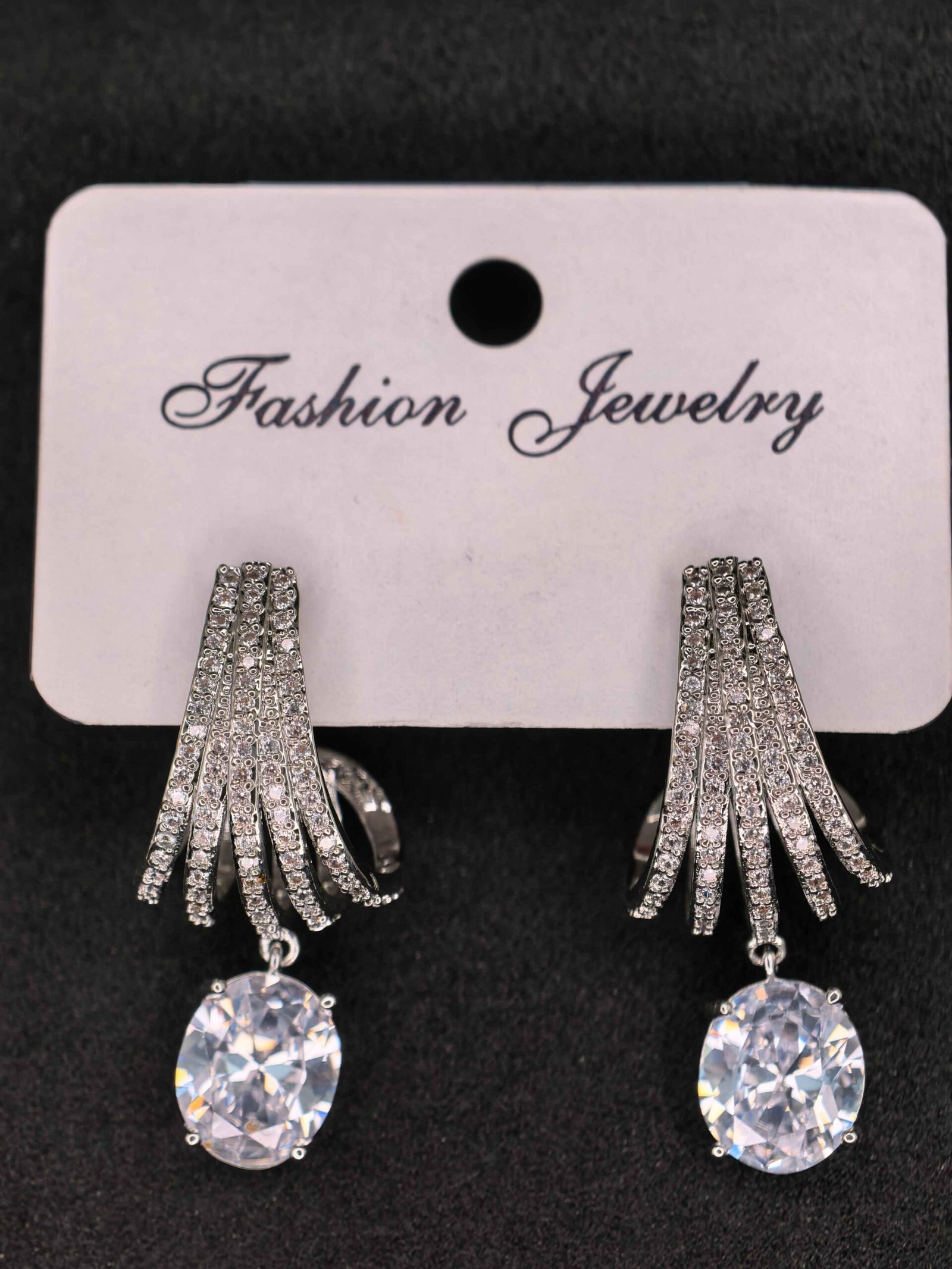 Women’s Silver Long Dangle Earrings with Cubic Zirconia Stones-পার্টি ও উৎসবে স্টাইল বাড়ানোর মহিলাদের সিলভার ড্যাঙ্গল ইয়াররিংস cubic zirconia stones সহ