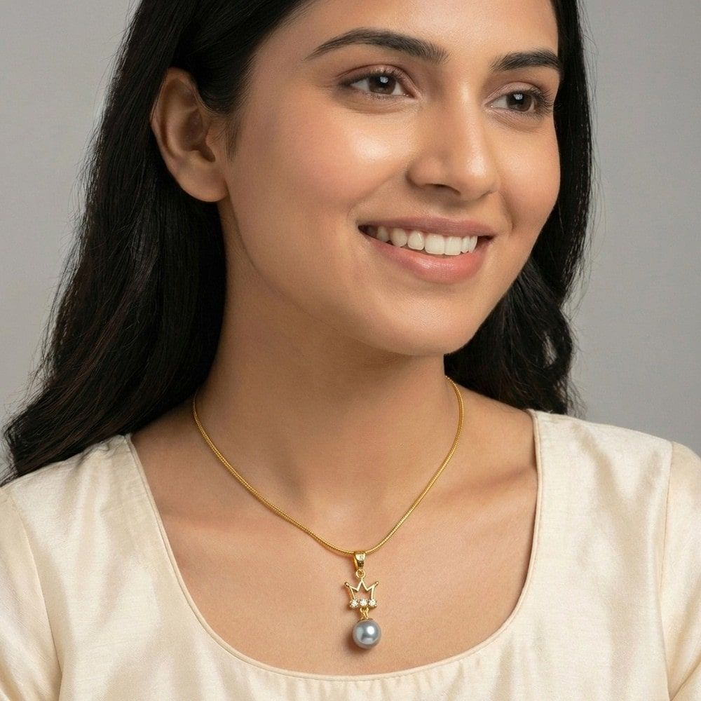 Gold-plated necklace with a crystal and pearl crown pendant-মহিলাদের গোল্ড-প্লেটেড নেকলেস পার্ল ক্রাউন পেনড্যান্টসহ, পার্টি ও বিয়েতে স্টাইলের জন্য - Image 2