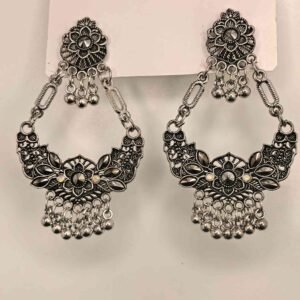 Oxidised silver-plated jhumka earings-মহিলাদের অক্সিডাইজড সিলভার-প্লেটেড ঝুমকা, পার্টি ও বিয়েতে স্টাইলের জন্য