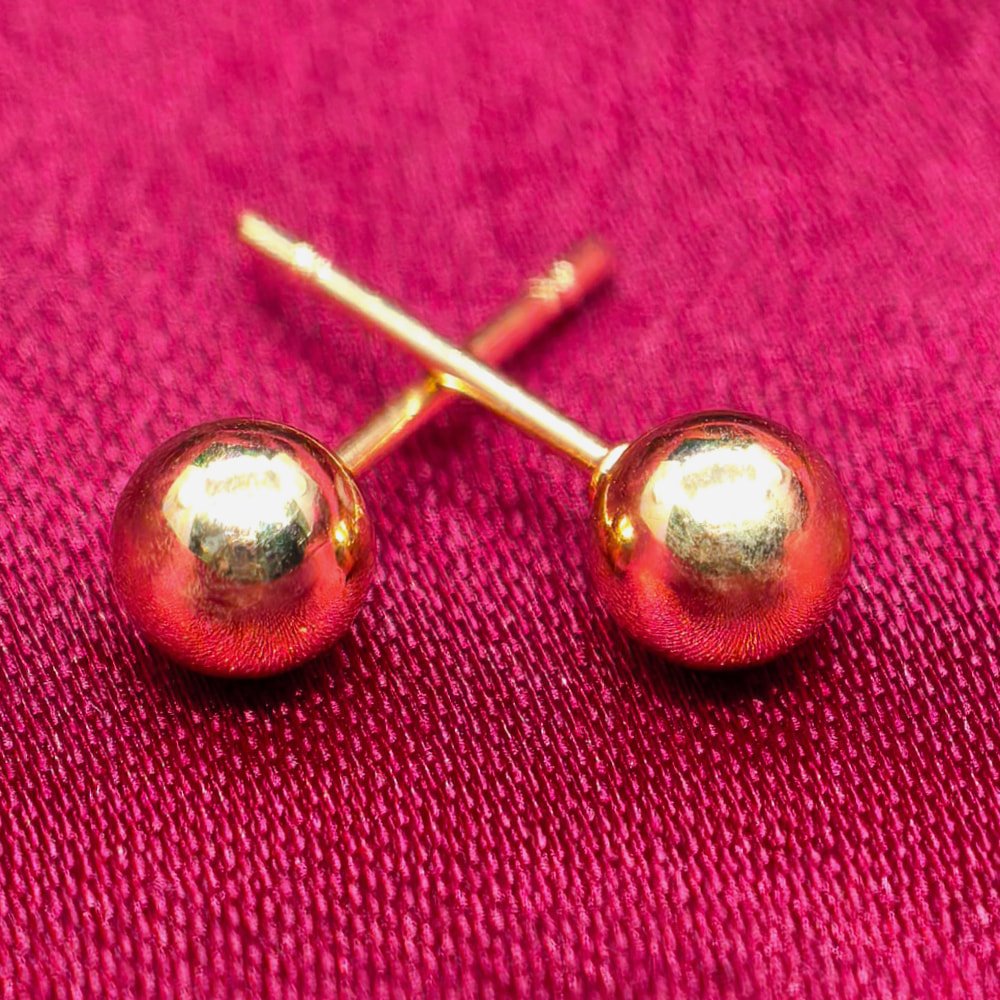 Gold plated 3set earings combo – মহিলাদের জন্য ৩ জোড়া প্রিমিয়াম গোল্ড প্লেটেড কানের দুলের বিশেষ সেট - Image 5