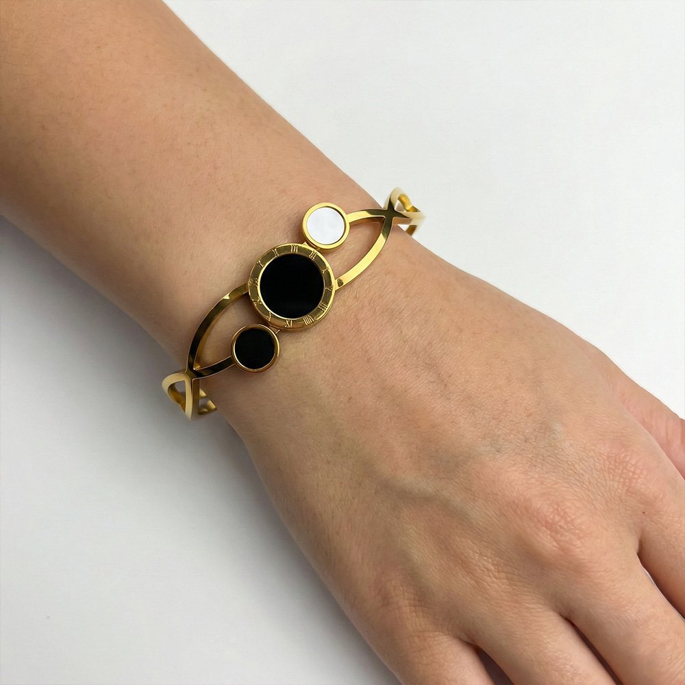Gold-Plated Adjustable Cuff Bracelet with Black & White Circle Accents – মহিলাদের জন্য ইউনিক ও এলিগেন্ট কাফ ব্রেসলেট