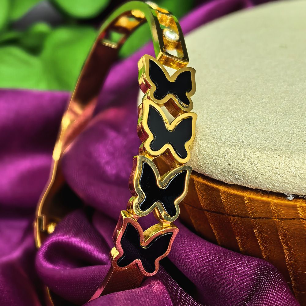 Gold Plated Stainless Steel Bracelet with Black Butterfly Design – মহিলাদের জন্য এলিগ্যান্ট বাটারফ্লাই স্টাইল ব্রেসলেট - Image 2