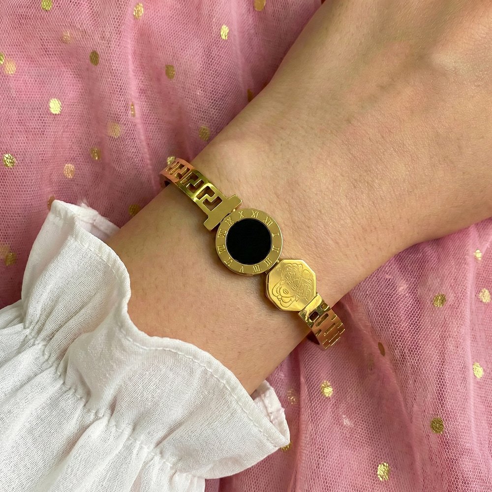 Gold Plated Stainless Steel Bracelet – Black Round Design – মহিলাদের জন্য স্টাইলিশ ও এলিগ্যান্ট ব্রেসলেট