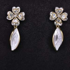 Golden-Plated Floral Shape Earrings – মহিলাদের পার্টি, ফ্যাশন ও বিয়ের জন্য স্টাইলিশ ফ্লোরাল শেপ ইয়াররিং