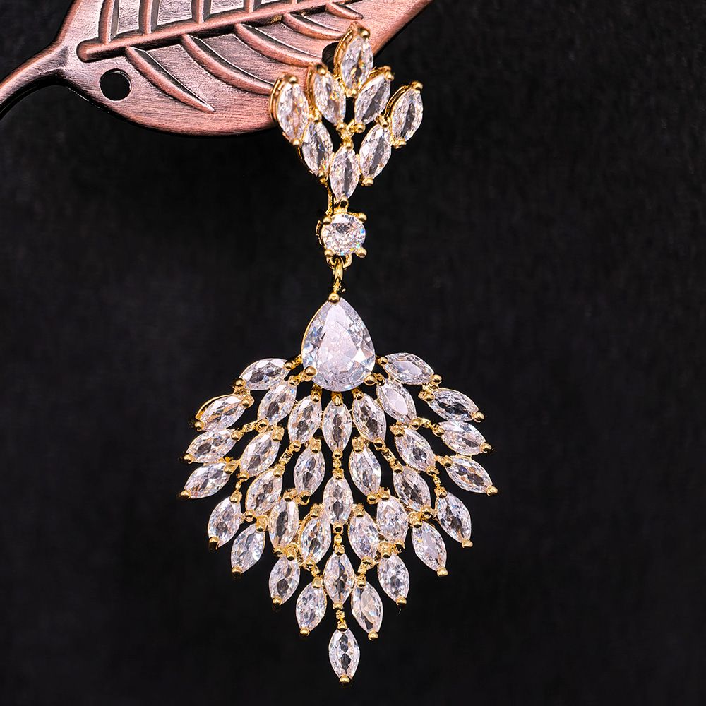 Crystal Leaf Design Earrings for Women | মহিলাদের পার্টি, ফ্যাশন ও বিয়ের জন্য স্টাইলিশ ক্রিস্টাল লিফ ইয়াররিং - Image 2