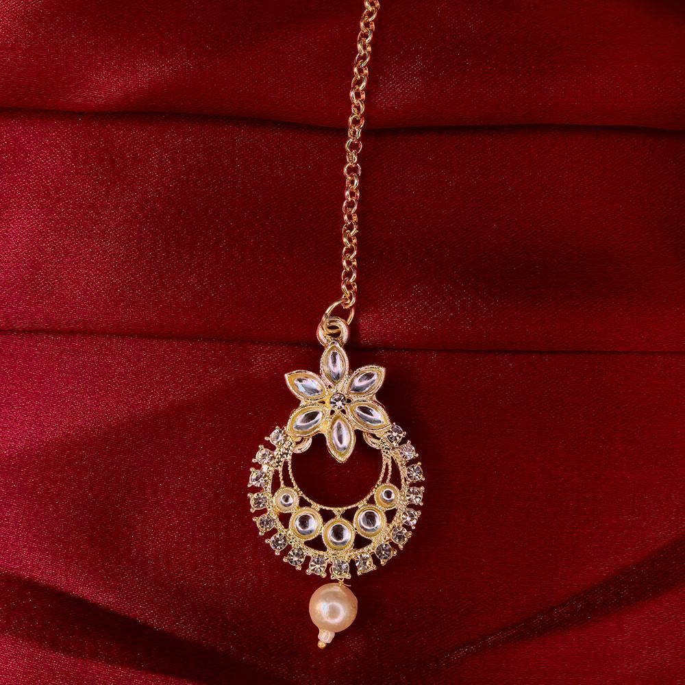 Golden Traditional Indian Pearl and Kundan Tikli for Women মহিলাদের জন্য রাজকীয় ইন্ডিয়ান গোল্ডেন পার্ল ও কুন্দন টিকলি ট্র্যাডিশনাল মাংটিকা হেড জুয়েলারি কালেকশন - Image 2