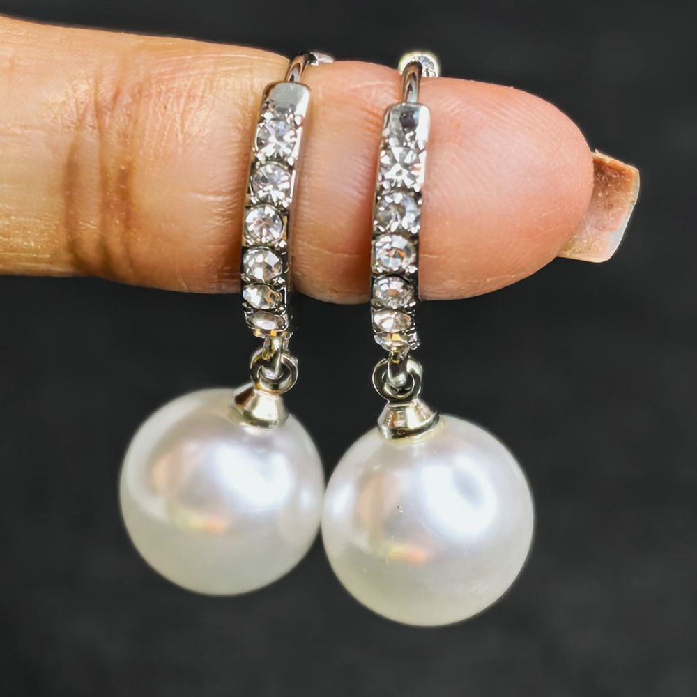 Gold & Silver Plated 3 Set Earrings Combo – মহিলাদের জন্য ৩ জোড়া প্রিমিয়াম ইয়ারিং কম্বো সেট - Image 5