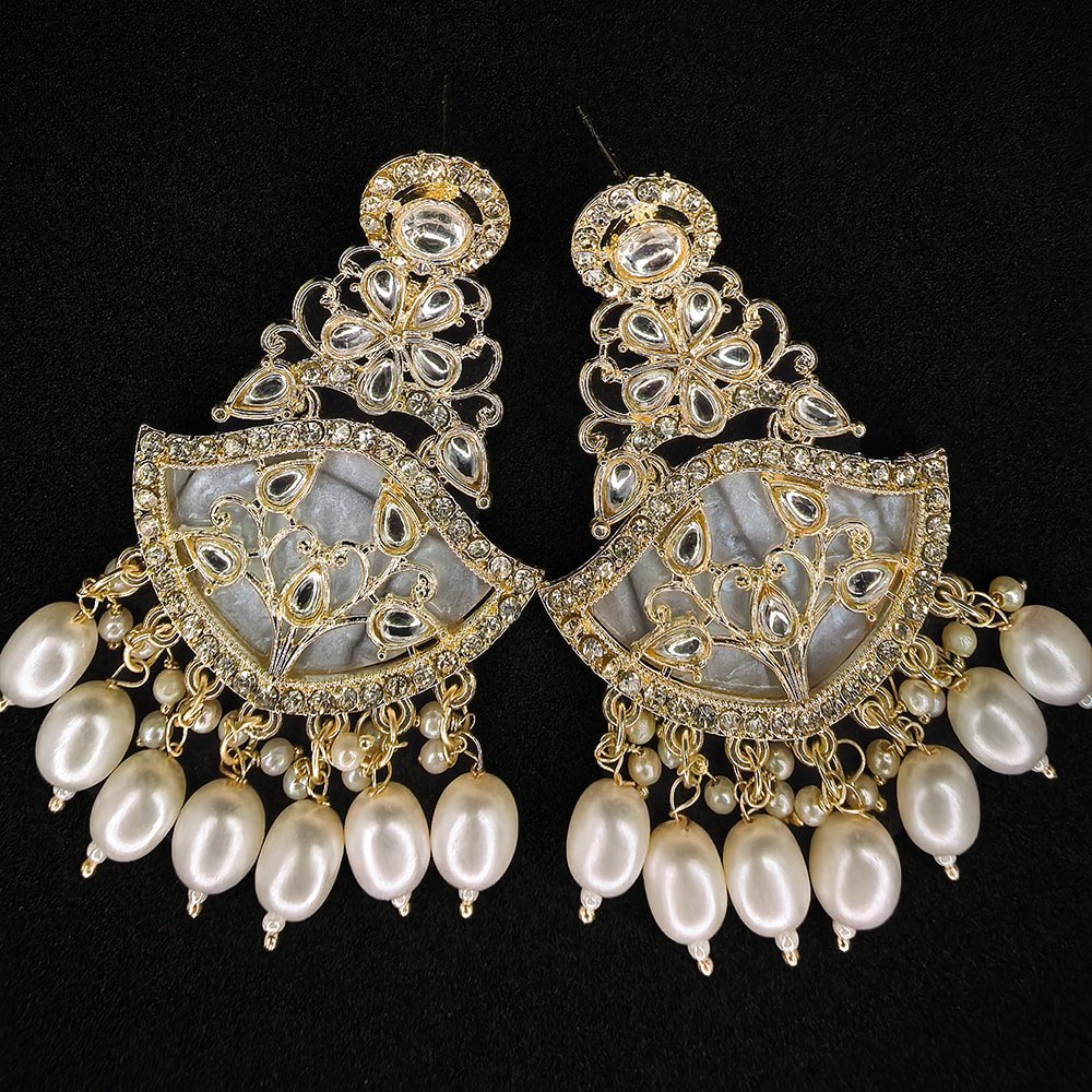 Kundan Earrings Floral Design with Pearl – মহিলাদের জন্য কুন্দন ফ্লোরাল ডিজাইন ও পার্ল ইয়ারিং - Image 3