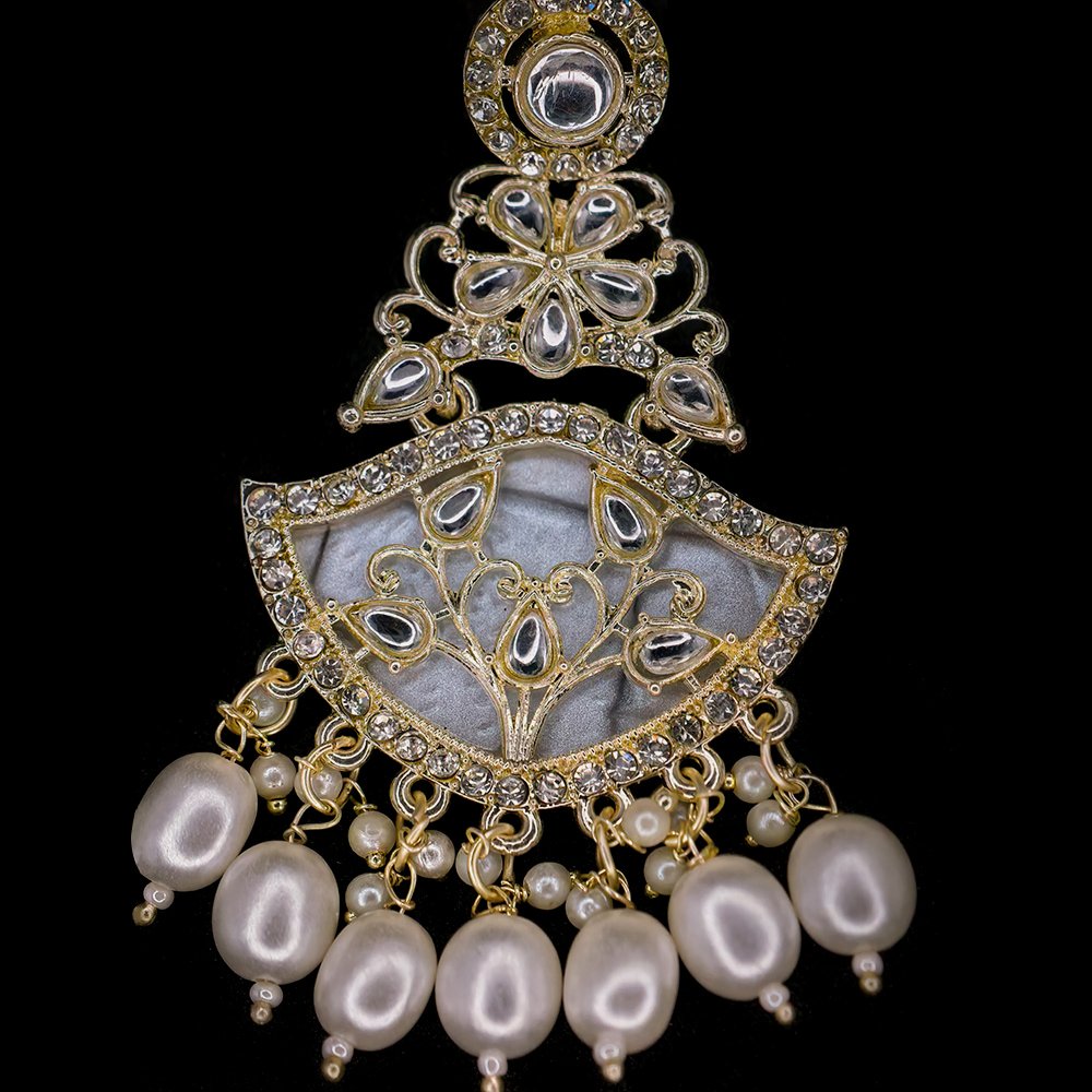 Kundan Earrings Floral Design with Pearl – মহিলাদের জন্য কুন্দন ফ্লোরাল ডিজাইন ও পার্ল ইয়ারিং - Image 2