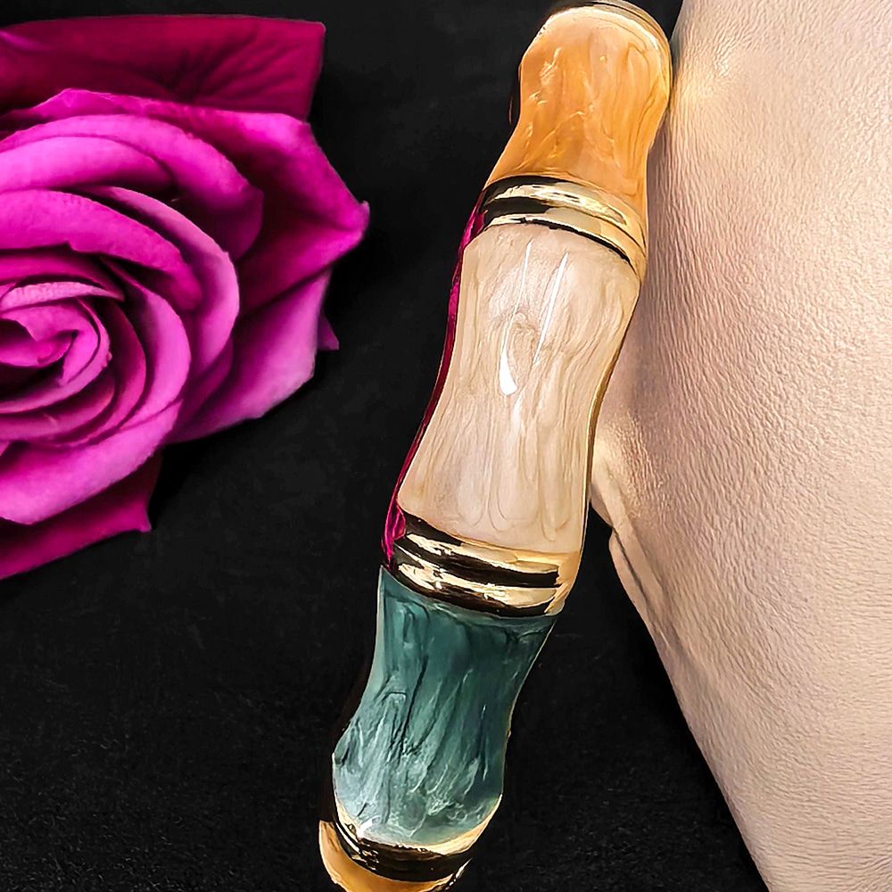 Elegant Multicolor Resin Bangle with Gold-Tone Accents | মহিলাদের পার্টি ও ফ্যাশন আউটফিটের জন্য স্টাইলিশ মার্বেল ব্রেসলেট - Image 10