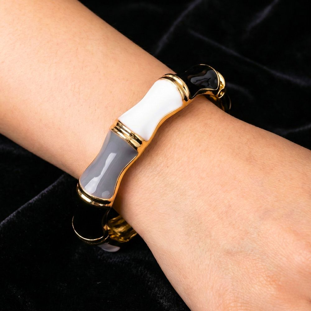 Elegant Multicolor Resin Bangle with Gold-Tone Accents | মহিলাদের পার্টি ও ফ্যাশন আউটফিটের জন্য স্টাইলিশ মার্বেল ব্রেসলেট - Image 7