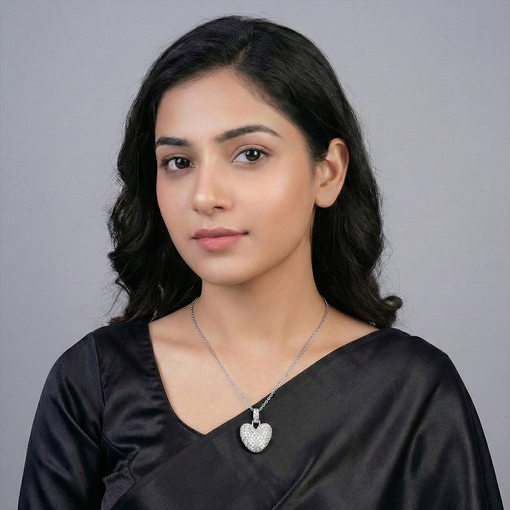 Silver plated stainless steel with love shape crystal stone – প্রিমিয়াম স্টেইনলেস স্টিল লাভ পেনডেন্ট নেকলেস - Image 2