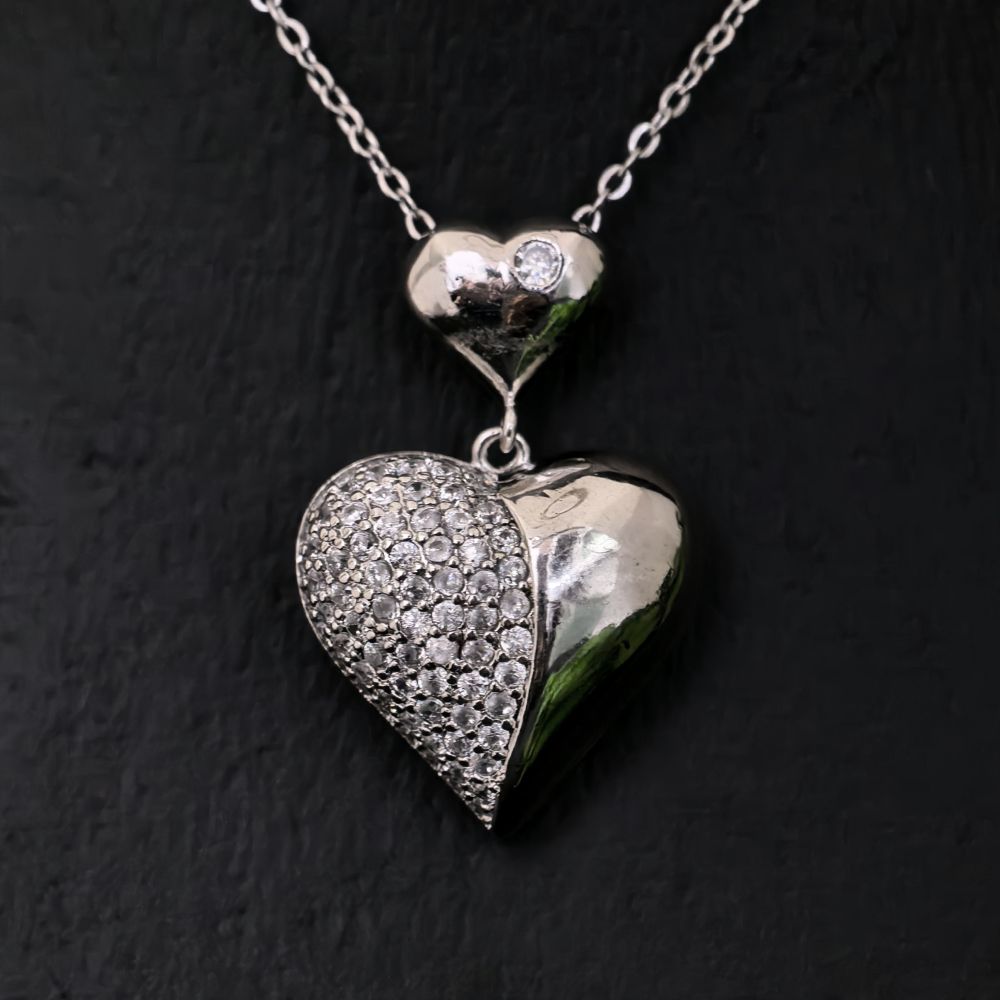 Stainless Steel With Gold Plated Heart Locket Urn Necklace – মহিলাদের জন্য প্রিমিয়াম হার্ট লকেট নেকলেস কালেকশন - Image 4