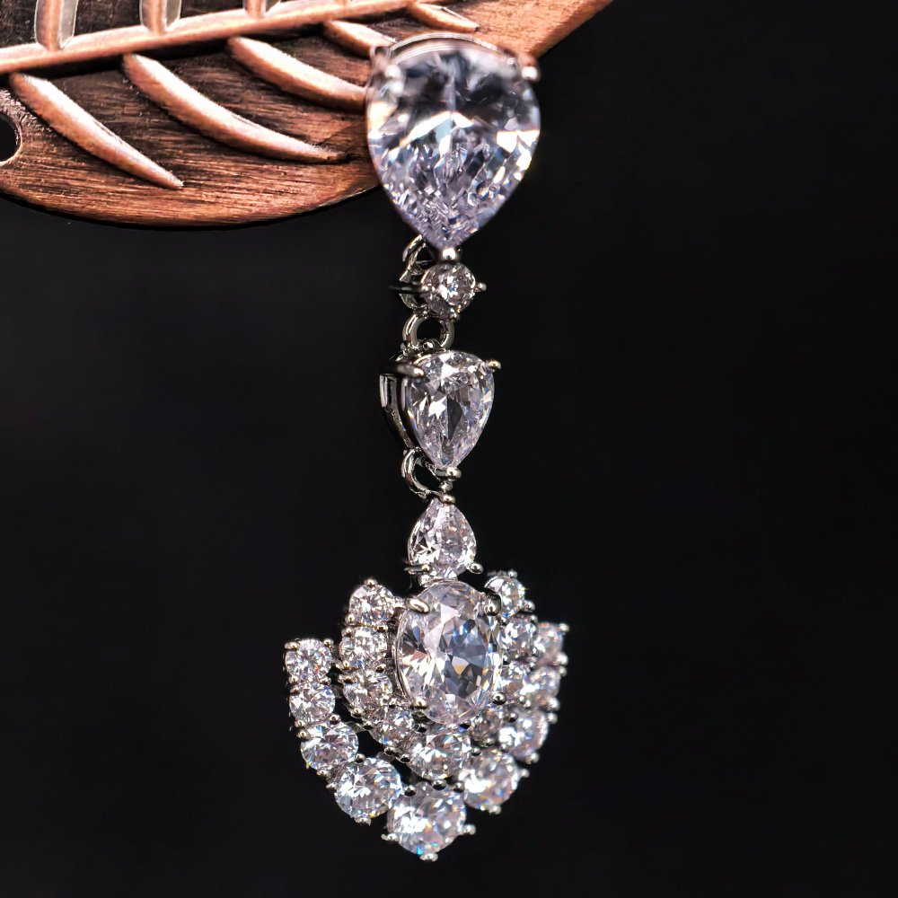 Crystal Stone Earrings – মহিলাদের পার্টি, ফ্যাশন ও বিয়ের জন্য স্টাইলিশ ক্রিস্টাল ইয়াররিং - Image 5