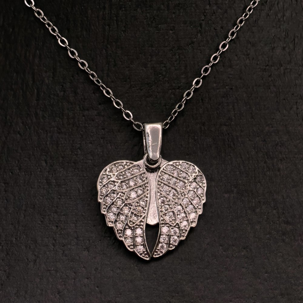 Silver toned necklace with heart pandent – মহিলাদের জন্য প্রিমিয়াম স্টেইনলেস স্টিল হার্ট পেনডেন্ট নেকলেস - Image 3