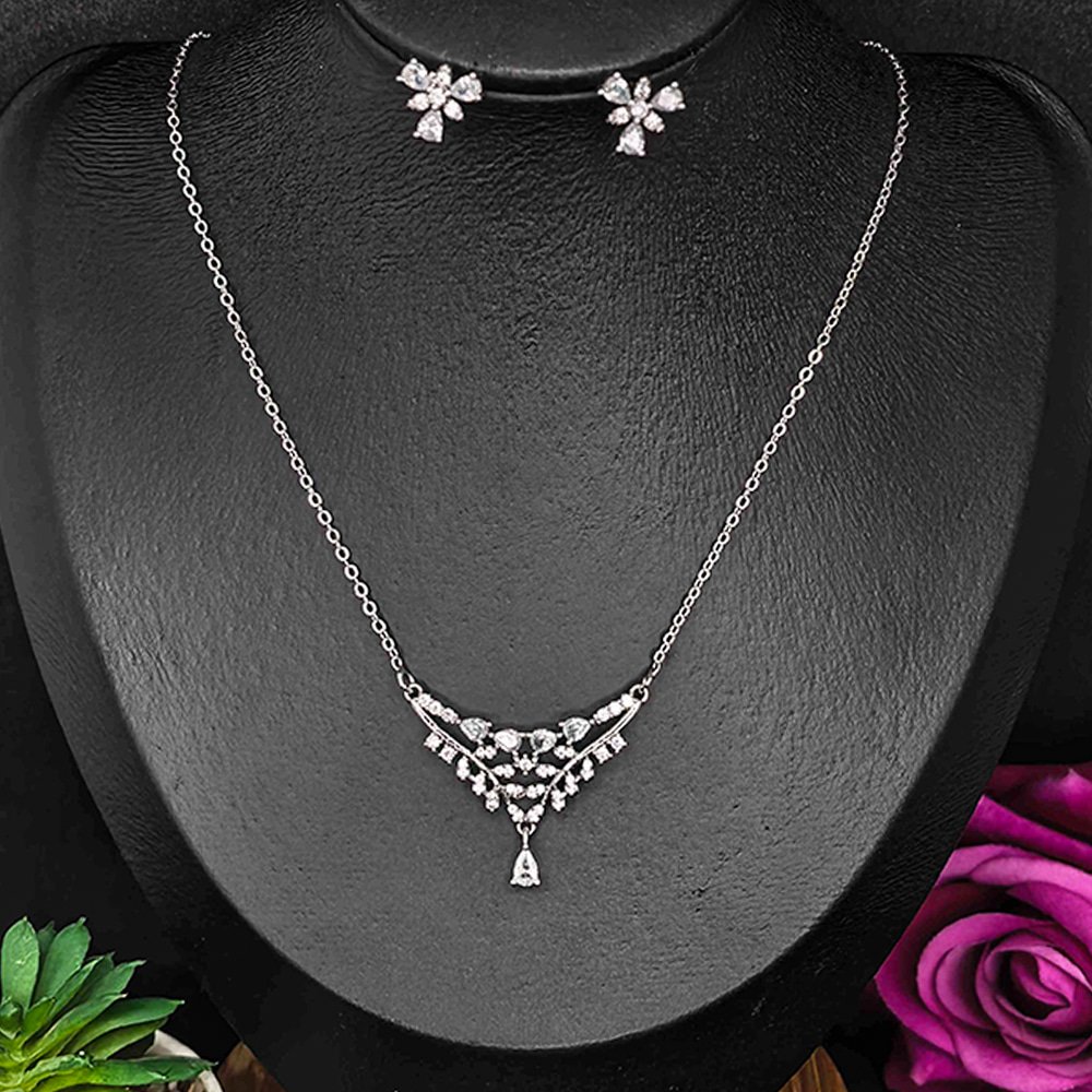 Silver-Toned Leaf Shape Necklace Earrings Set for Women – মহিলাদের পার্টি ও বিয়ের জন্য স্টাইলিশ লিফ শেপ জুয়েলারি