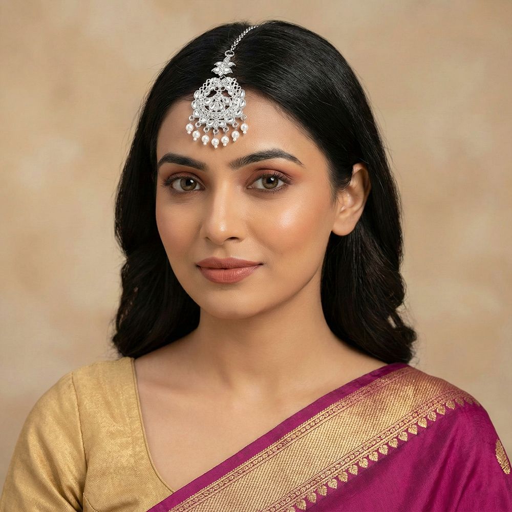 Silver Traditional Indian Pearl and Kundan Tikli for Women মহিলাদের জন্য রাজকীয় ইন্ডিয়ান সিলভার পার্ল ও কুন্দন টিকলি ট্র্যাডিশনাল মাংটিকা হেড জুয়েলারি কালেকশন