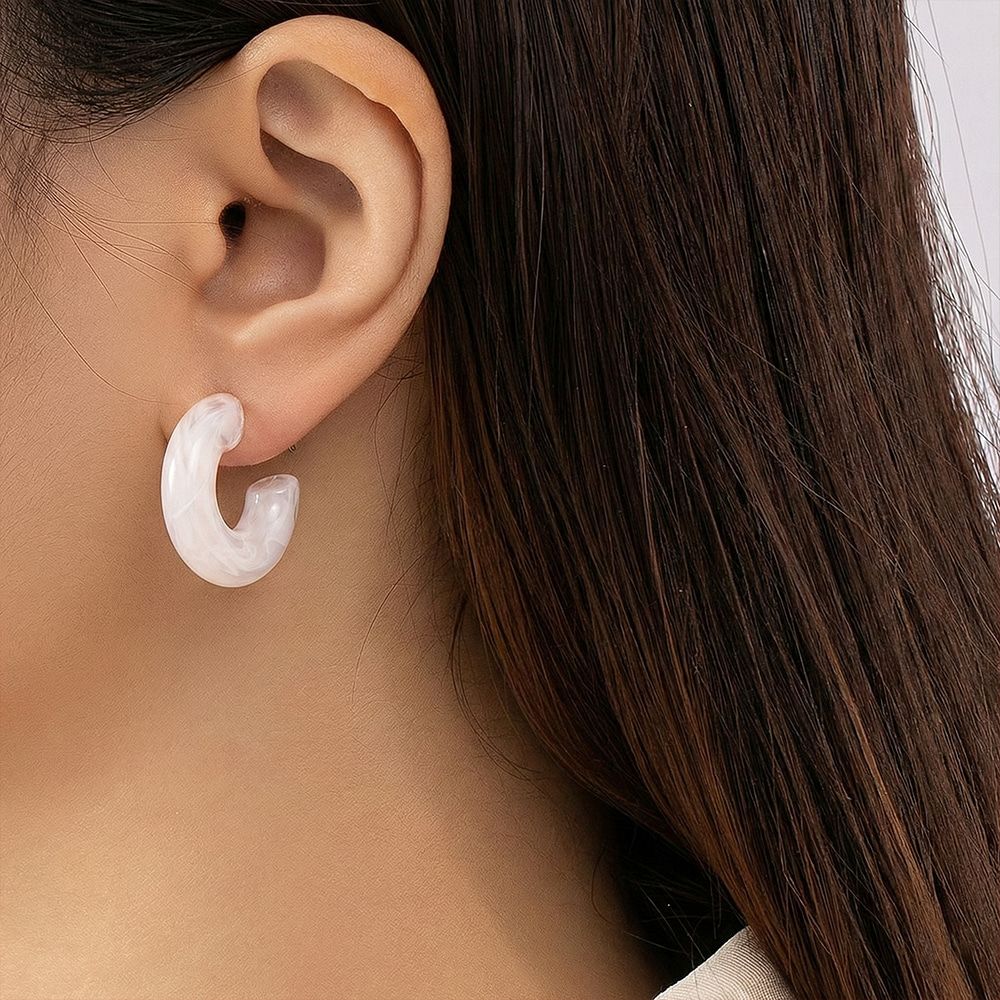 Six Pair Earrings in One Combo – মহিলাদের জন্য ৬ জোড়া ফ্যাশন ইয়ারিং কম্বো সেট - Image 2