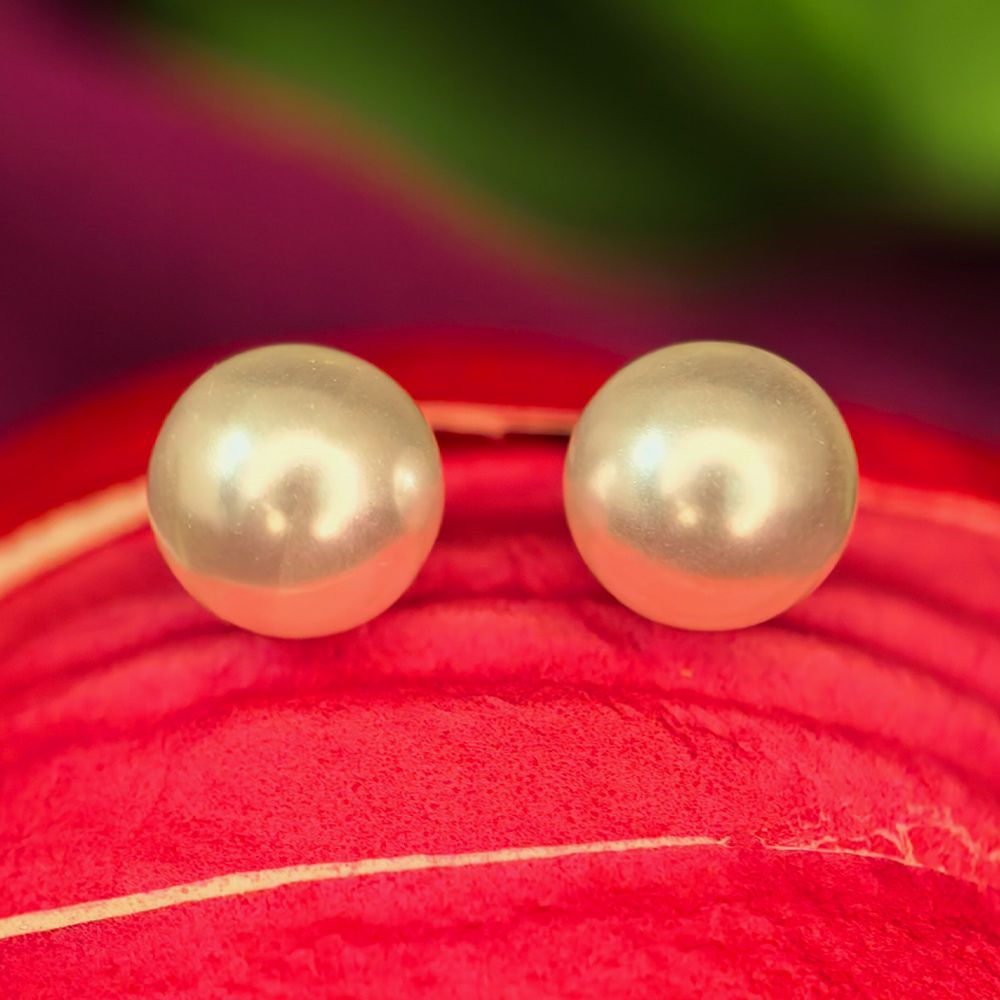 Six Pair Earrings in One Combo – মহিলাদের জন্য ৬ জোড়া ফ্যাশন ইয়ারিং কম্বো সেট - Image 3