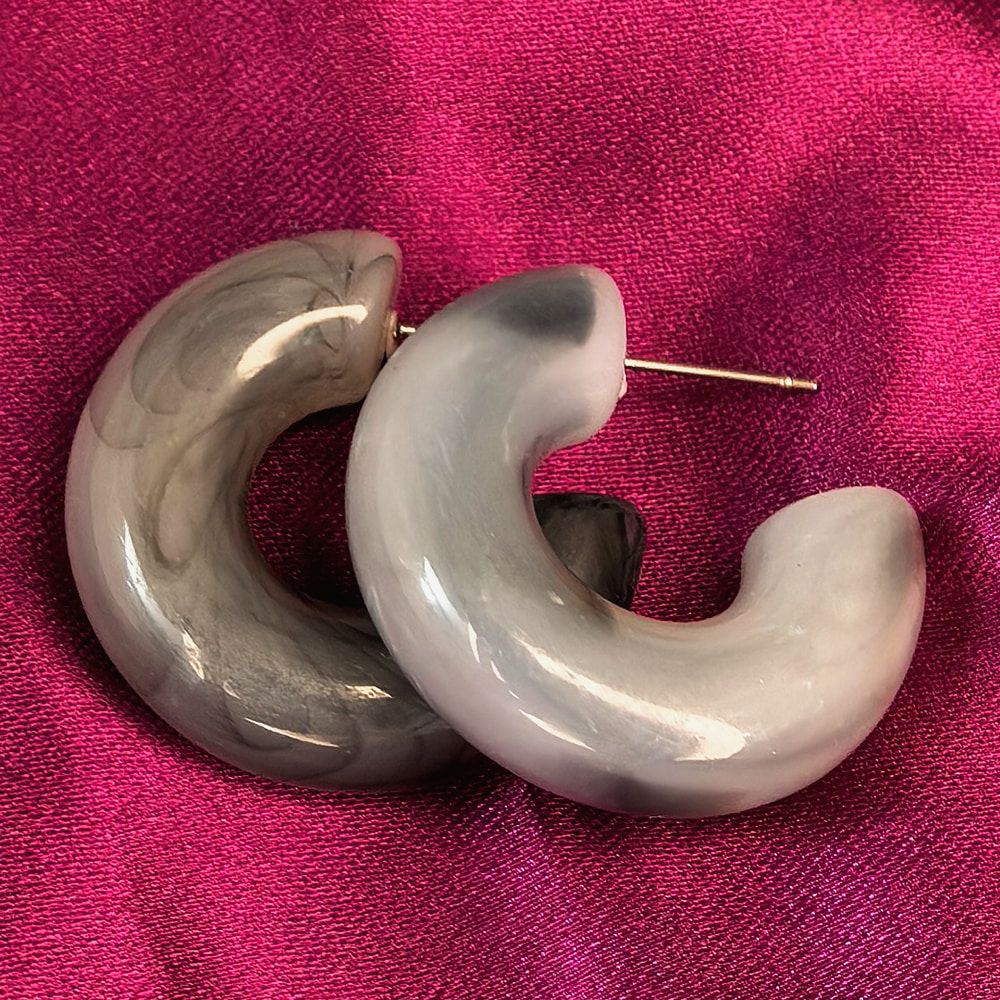 Six Pair Earrings in One Combo – মহিলাদের জন্য ৬ জোড়া ফ্যাশন ইয়ারিং কম্বো সেট - Image 24