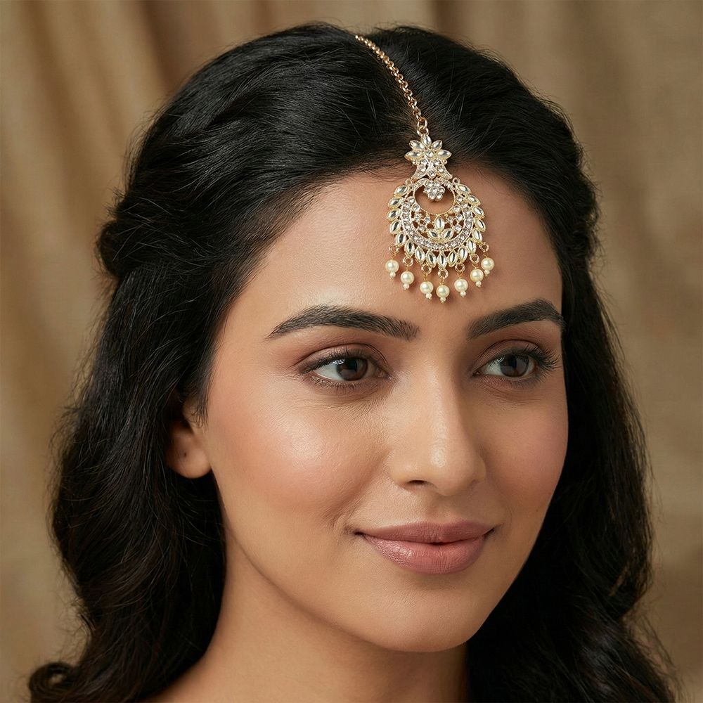 Silver Traditional Indian Pearl and Kundan Tikli for Women মহিলাদের জন্য রাজকীয় ইন্ডিয়ান সিলভার পার্ল ও কুন্দন টিকলি ট্র্যাডিশনাল মাংটিকা হেড জুয়েলারি কালেকশন