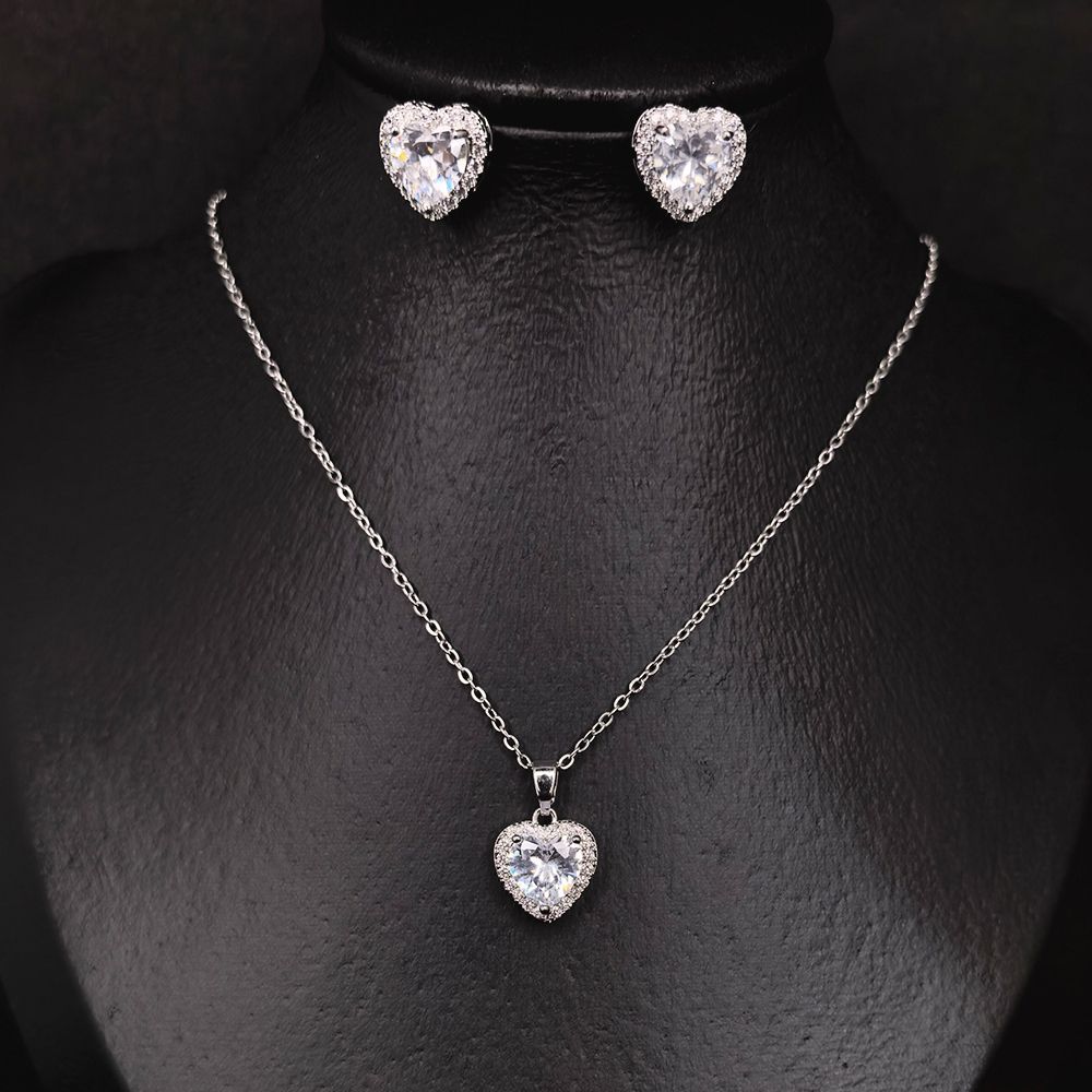 Heart Shape Stone Fashion Necklace Set For Women – মহিলাদের জন্য রোমান্টিক হার্ট শেপ স্টোনে তৈরি আকর্ষণীয় ফ্যাশন নেকলেস সেট - Image 3