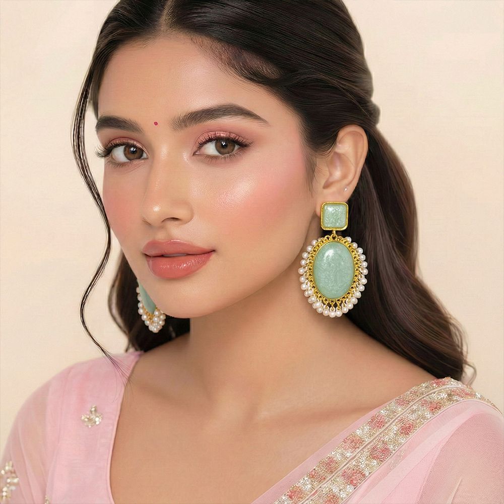 Gold-plated earrings with monalisa stones – মহিলাদের জন্য ড্যাংলিং স্টোন ও পার্ল ইয়াররিং - Image 8