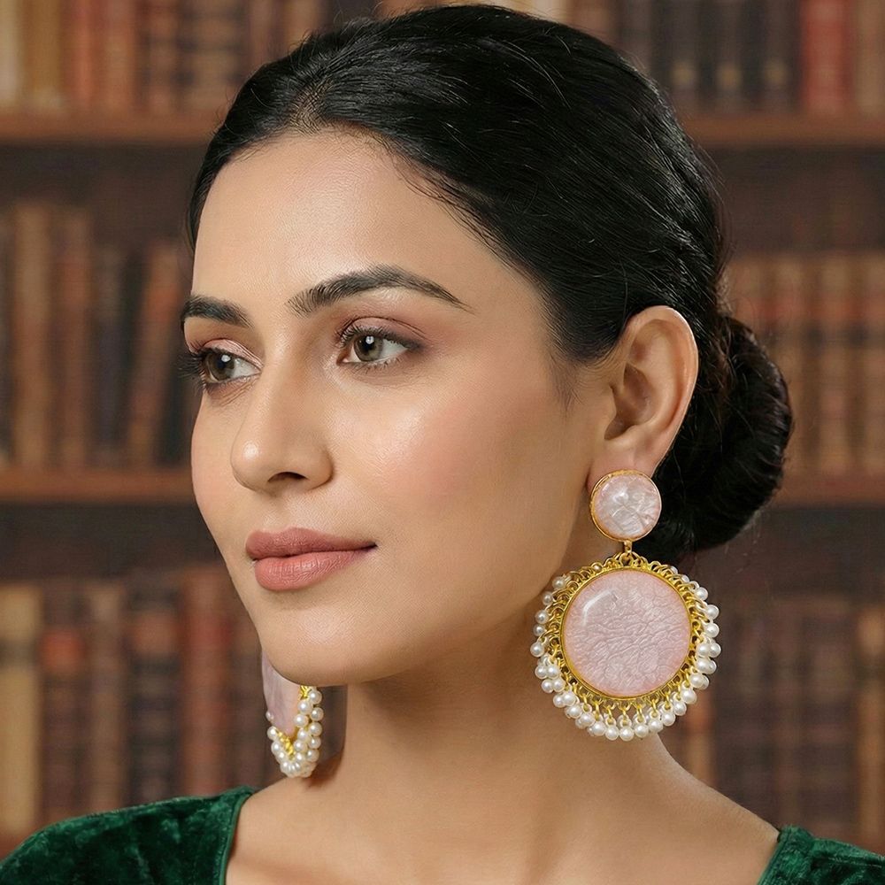 Gold plated kundan traditional earrings – মহিলাদের জন্য রাজকীয় কুন্দন ও পার্ল চ্যান্ডেলিয়ার ইয়াররিং - Image 2