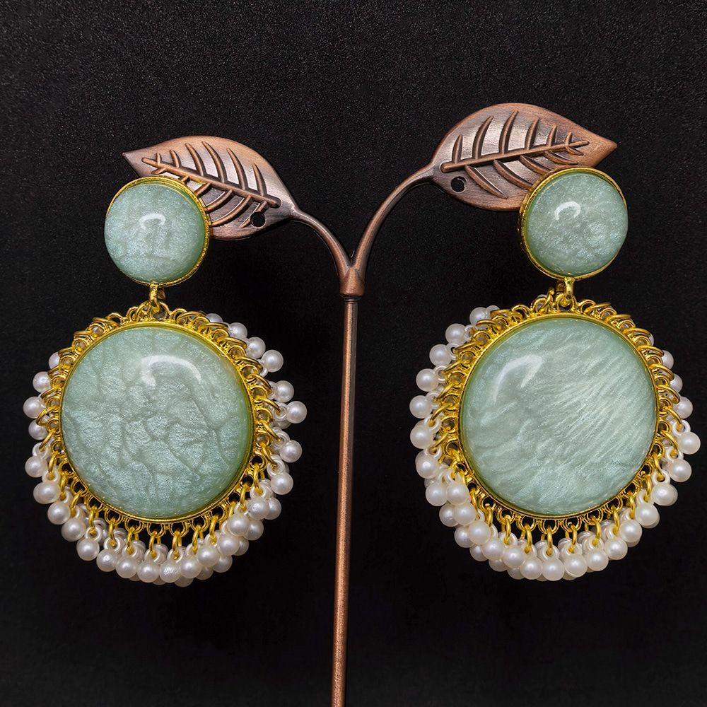 Gold plated kundan traditional earrings – মহিলাদের জন্য রাজকীয় কুন্দন ও পার্ল চ্যান্ডেলিয়ার ইয়াররিং - Image 16