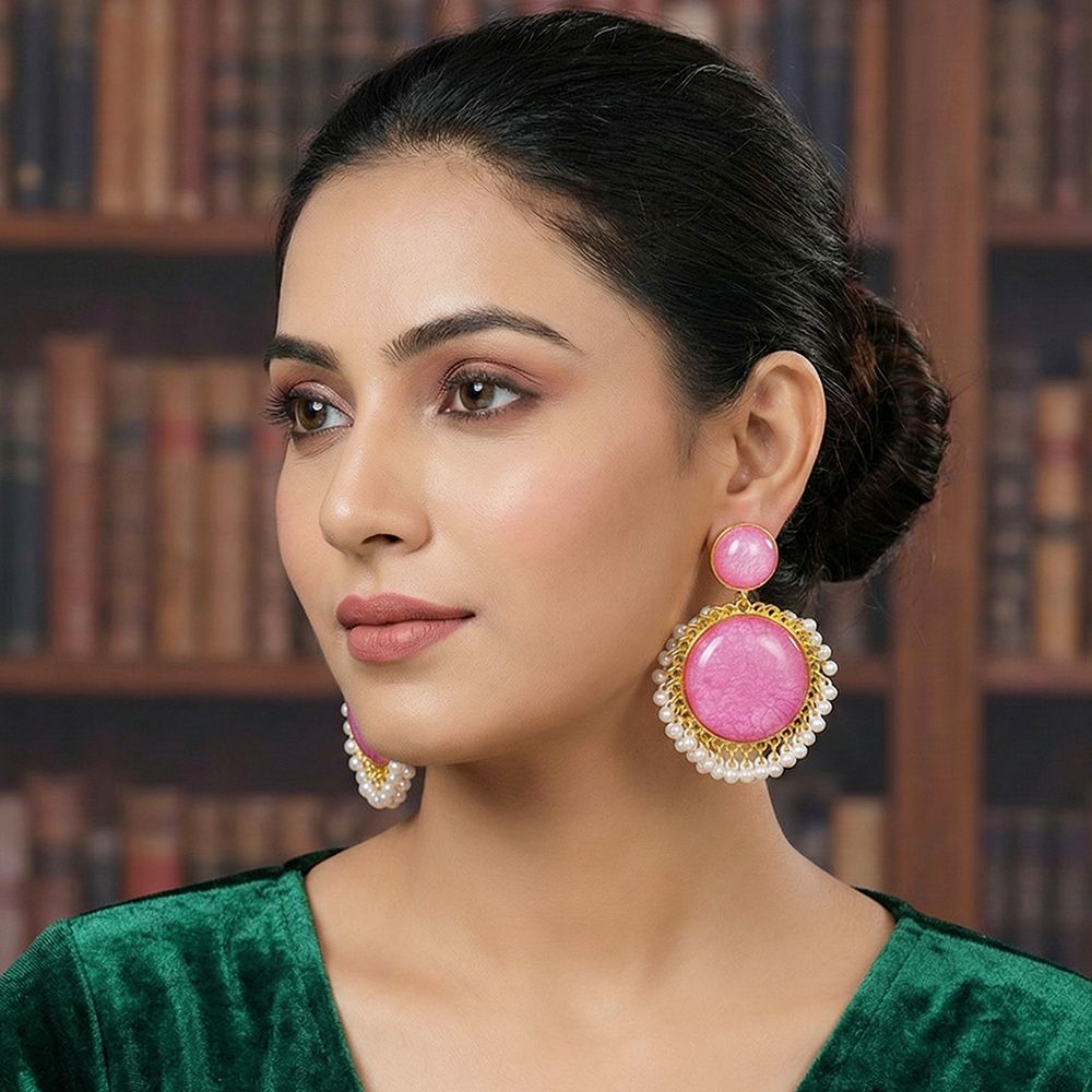 Gold plated kundan traditional earrings – মহিলাদের জন্য রাজকীয় কুন্দন ও পার্ল চ্যান্ডেলিয়ার ইয়াররিং - Image 7