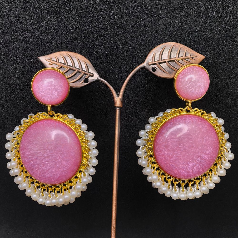 Gold plated kundan traditional earrings – মহিলাদের জন্য রাজকীয় কুন্দন ও পার্ল চ্যান্ডেলিয়ার ইয়াররিং - Image 5