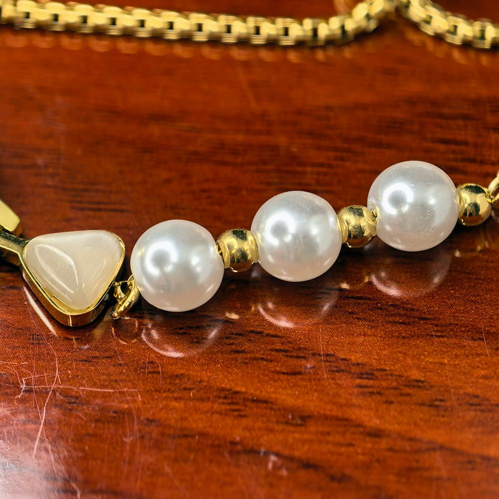 Women's gold toned quartz bracelet with pearl – মহিলাদের জন্য রাজকীয় ব্রেসলেট ঘড়ি ও পার্ল ওয়াচ কালেকশন - Image 4