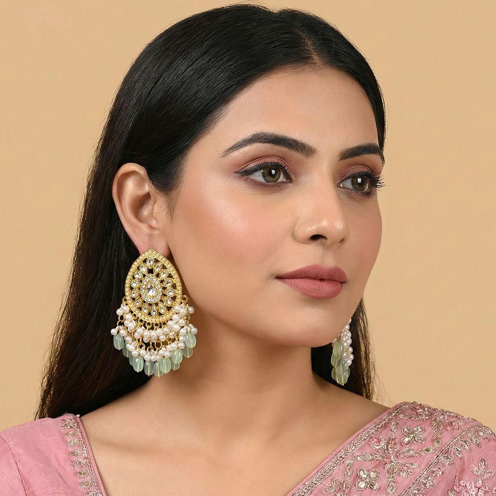 Gold plated traditional jhumka earrings – মহিলাদের জন্য রাজকীয় ওভাল শেপ কুন্দন ও পার্ল ঝুমকা - Image 14