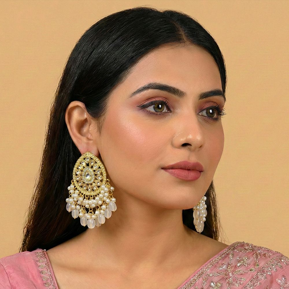 Gold plated traditional jhumka earrings – মহিলাদের জন্য রাজকীয় ওভাল শেপ কুন্দন ও পার্ল ঝুমকা - Image 17